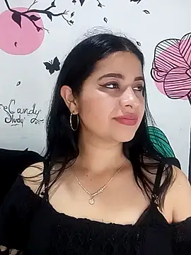 Snapshot of ValerieLove_ chatting on October 5, 2025, 7:23 pm ValerieLove online show from October 5, 2025, 7:23 pm