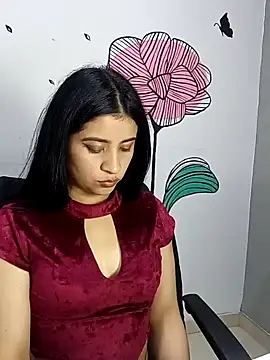 Snapshot of ValerieLove_ chatting on October 14, 2025, 7:47 pm ValerieLove online show from October 14, 2025, 7:47 pm