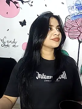 Snapshot of ValerieLove_ chatting on October 17, 2025, 7:38 pm ValerieLove online show from October 17, 2025, 7:38 pm