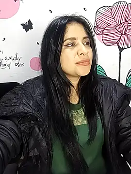 Snapshot of ValerieLove_ chatting on October 22, 2025, 7:46 pm ValerieLove online show from October 22, 2025, 7:46 pm