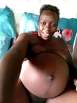 BeautyQueenX22 online show from February 5, 2026, 3:49 pm