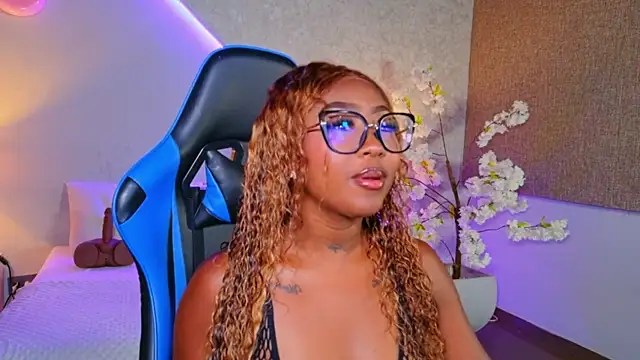 Kishalove  online show from June 24, 2026, 10:03 am