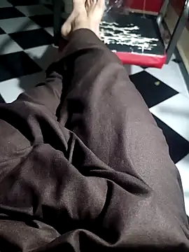 Snapshot of anis3g4 chatting on October 8, 2025, 10:29 pm anis3g4 online show from October 8, 2025, 10:29 pm