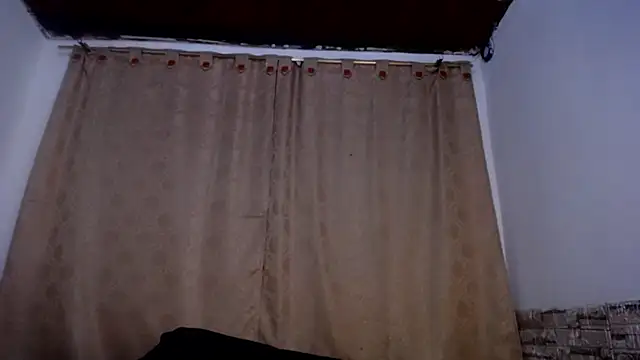DaraKat18 online show from July 29, 2026, 11:14 pm