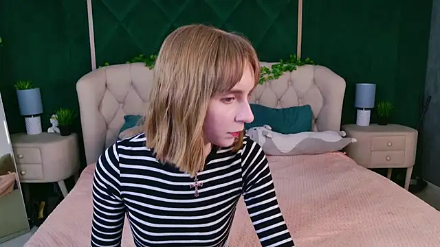 Beverly Gomes online show from November 17, 2025, 3:40 pm