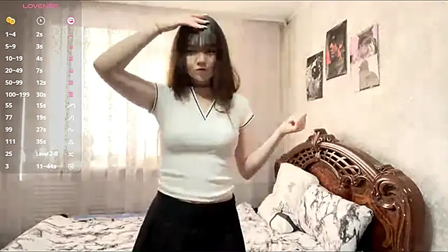 Snapshot of Pikmigirl18 chatting on October 26, 2025, 7:36 am Pikmigirl18 online show from October 26, 2025, 7:36 am