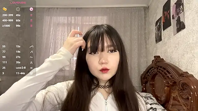 Pikmigirl18 online show from October 29, 2025, 11:12 am