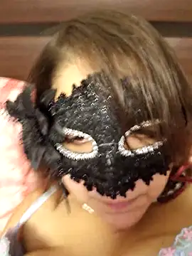 LOCA GIRL online show from October 26, 2025, 9:53 pm