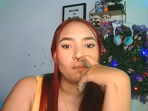 Snapshot of YisethG25 chatting on September 18, 2025, 11:51 pm YisethG25 online show from September 18, 2025, 11:51 pm