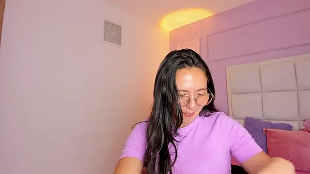 Bella Sumers online show from May 6, 2026, 7:08 pm