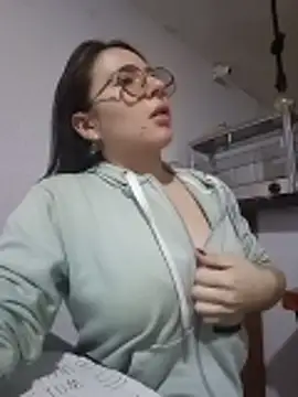 Bella Sumers online show from June 17, 2026, 3:57 pm