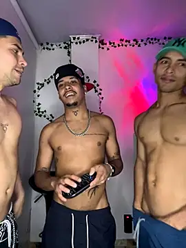 Snapshot of Owen_Benkosky chatting on October 27, 2025, 3:32 am Owen Benkosky online show from October 27, 2025, 3:32 am