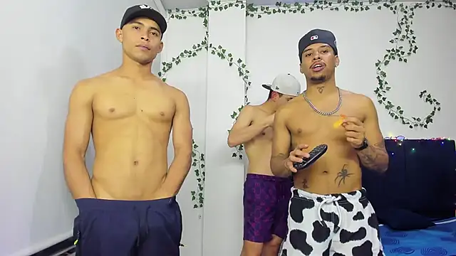 Snapshot of Owen_Benkosky chatting on November 8, 2025, 3:18 am Owen Benkosky online show from November 8, 2025, 3:18 am