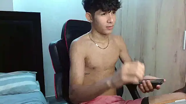 Noah-Garcia online show from September 16, 2025, 2:40 pm