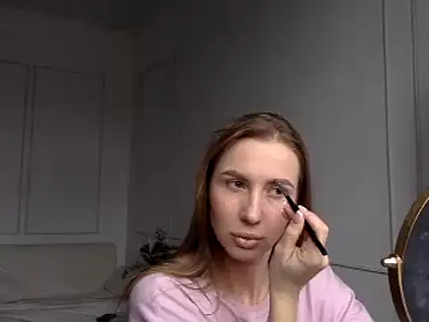 Alveryn online show from November 1, 2025, 7:32 am