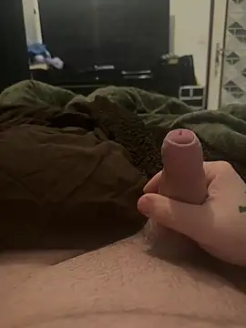 Snapshot of Badking9377 chatting on December 17, 2025, 10:32 am Badking9377 online show from December 17, 2025, 10:32 am