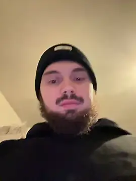 Snapshot of Badking9377 chatting on December 19, 2025, 3:52 pm Badking9377 online show from December 19, 2025, 3:52 pm