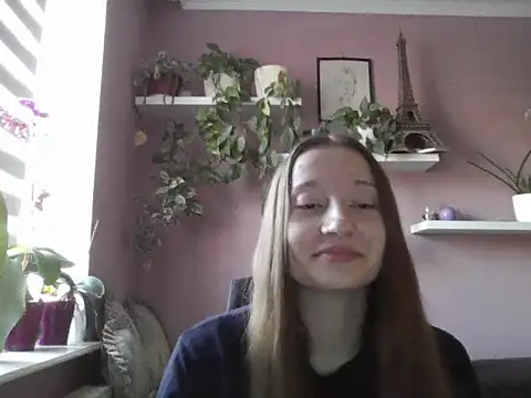 LindaPretty online show from September 9, 2025, 6:13 am