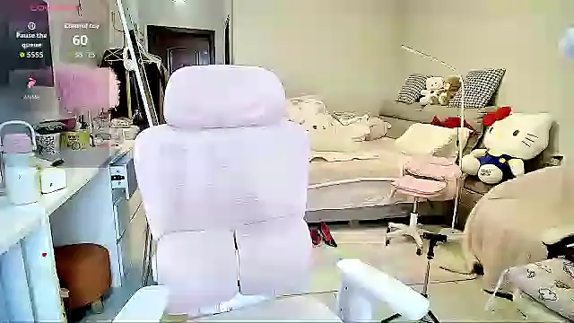 Snapshot of Diva_VVN chatting on October 21, 2025, 12:11 am Diva VVN online show from October 21, 2025, 12:11 am