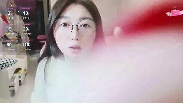 Snapshot of Diva_VVN chatting on March 1, 2026, 12:12 am Diva VVN online show from March 1, 2026, 12:12 am