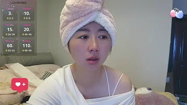 Snapshot of Diva_VVN chatting on March 23, 2026, 12:14 am Diva VVN online show from March 23, 2026, 12:14 am