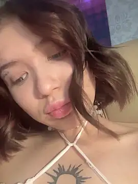 milkiiis online show from October 18, 2025, 2:58 am