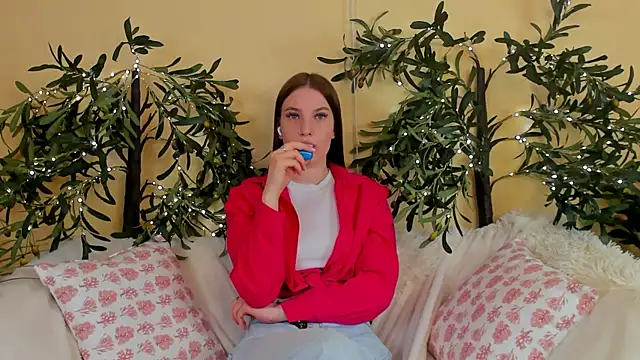 RaquelAlimo online show from September 10, 2025, 10:15 am