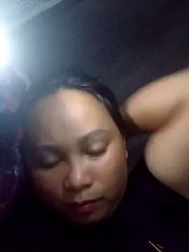 Snapshot of -Kitty-92 chatting on October 1, 2025, 9:43 pm -Kitty-92 online show from October 1, 2025, 9:43 pm