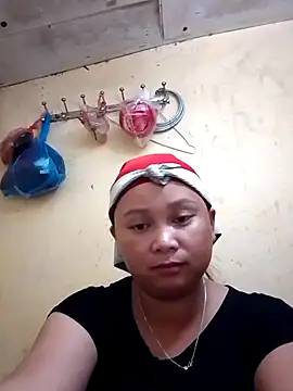 Snapshot of -Kitty-92 chatting on October 14, 2025, 11:05 pm -Kitty-92 online show from October 14, 2025, 11:05 pm