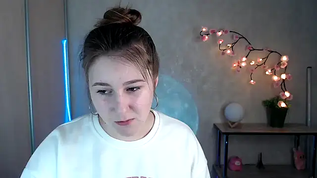 Milka kamila online show from May 7, 2026, 12:32 pm