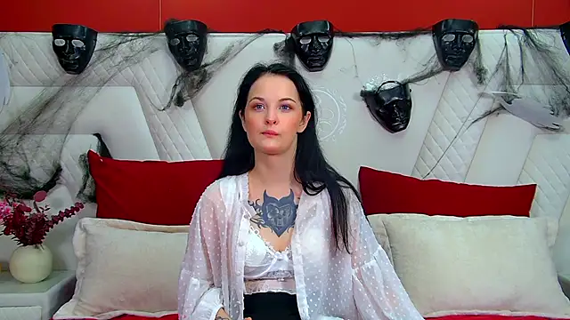 Snapshot of MollyMillsen chatting on November 1, 2025, 6:32 pm MollyMillsen online show from November 1, 2025, 6:32 pm