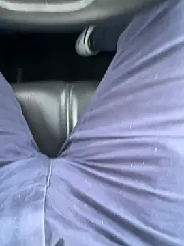 andres52720 online show from April 23, 2026, 11:53 am