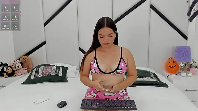 Snapshot of AlanaCusack chatting on October 24, 2025, 11:50 am AlanaCusack online show from October 24, 2025, 11:50 am