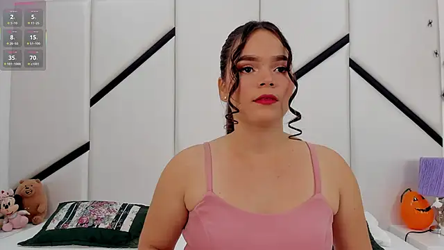 Snapshot of AlanaCusack chatting on October 25, 2025, 11:40 am AlanaCusack online show from October 25, 2025, 11:40 am