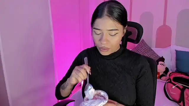  Sharloth  online show from February 5, 2026, 3:16 pm