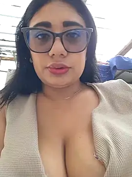 Snapshot of Monse--145 chatting on September 20, 2025, 8:21 pm Monse--145 online show from September 20, 2025, 8:21 pm