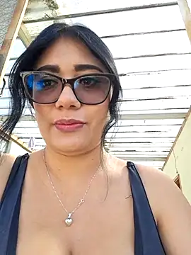 Snapshot of Monse--145 chatting on September 26, 2025, 1:59 pm Monse--145 online show from September 26, 2025, 1:59 pm