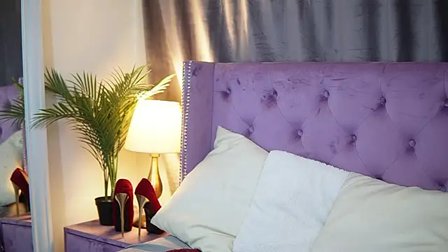 Snapshot of SaraiAngel chatting on February 21, 2026, 10:33 pm SaraiAngel online show from February 21, 2026, 10:33 pm