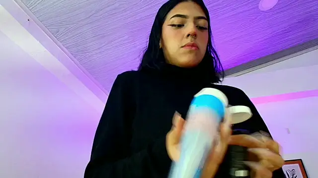 Dulce Bella  online show from March 7, 2026, 3:36 am