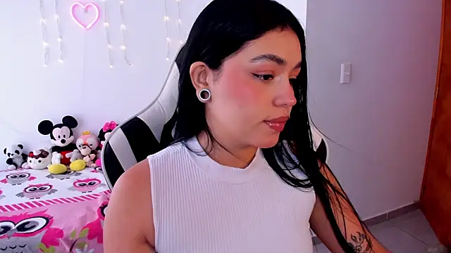 Snapshot of AvaScott_ chatting on January 7, 2026, 7:05 pm AvaScott online show from January 7, 2026, 7:05 pm