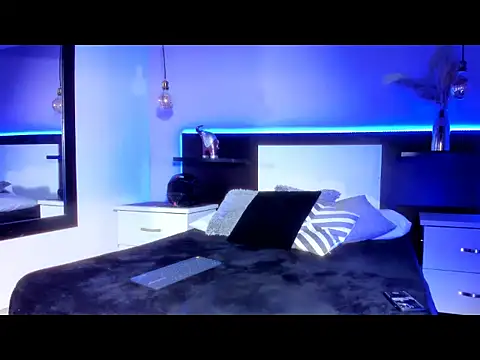 eriikjoness online show from December 15, 2025, 7:18 pm