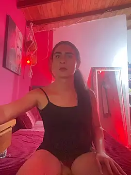 lola diez online show from October 17, 2025, 3:53 am