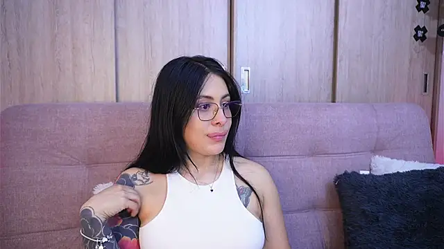Snapshot of SophiieCumsx chatting on April 18, 2026, 12:03 am SophiieCumsx online show from April 18, 2026, 12:03 am