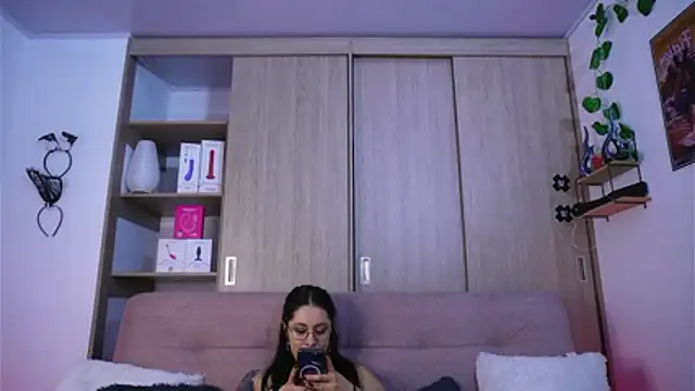 Snapshot of SophiieCumsx chatting on April 20, 2026, 3:53 am SophiieCumsx online show from April 20, 2026, 3:53 am