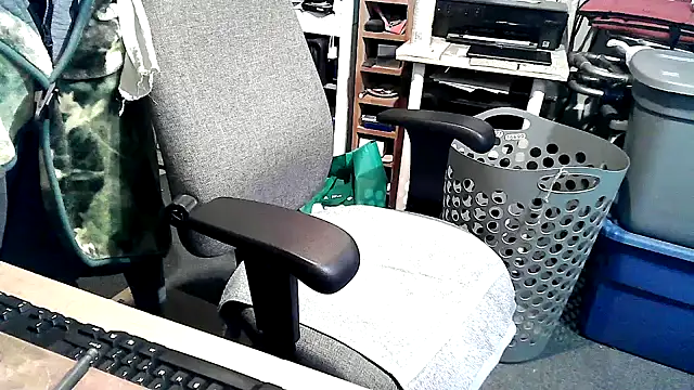 Snapshot of georgew62 chatting on October 5, 2025, 12:31 am georgew62 online show from October 5, 2025, 12:31 am