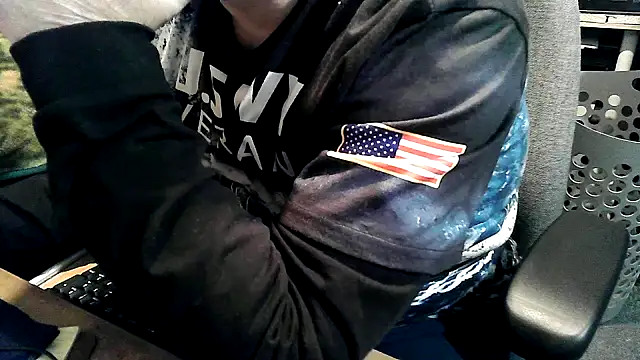 Snapshot of georgew62 chatting on October 18, 2025, 11:16 pm georgew62 online show from October 18, 2025, 11:16 pm