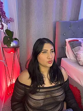 Snapshot of Elyross1_ chatting on October 19, 2025, 10:43 pm Elyross1  online show from October 19, 2025, 10:43 pm