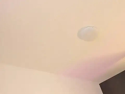 Elyross1  online show from December 18, 2025, 12:33 pm