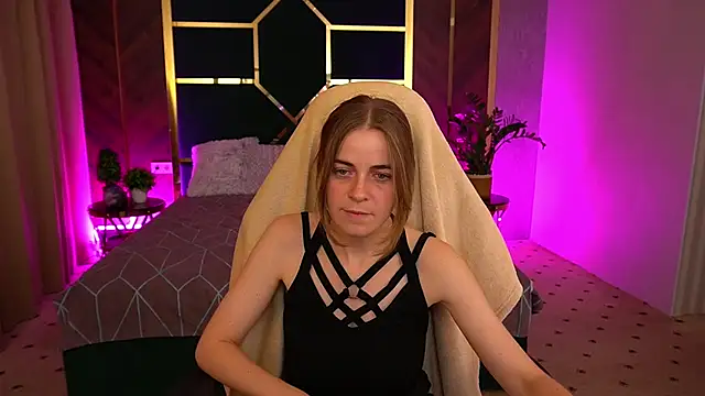 Snapshot of ShinyfromUa chatting on September 16, 2025, 7:37 pm ShinyfromUa online show from September 16, 2025, 7:37 pm