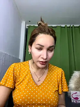 toni 0601 online show from October 6, 2025, 2:42 am